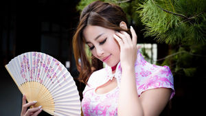beautiful chinese girls be massage